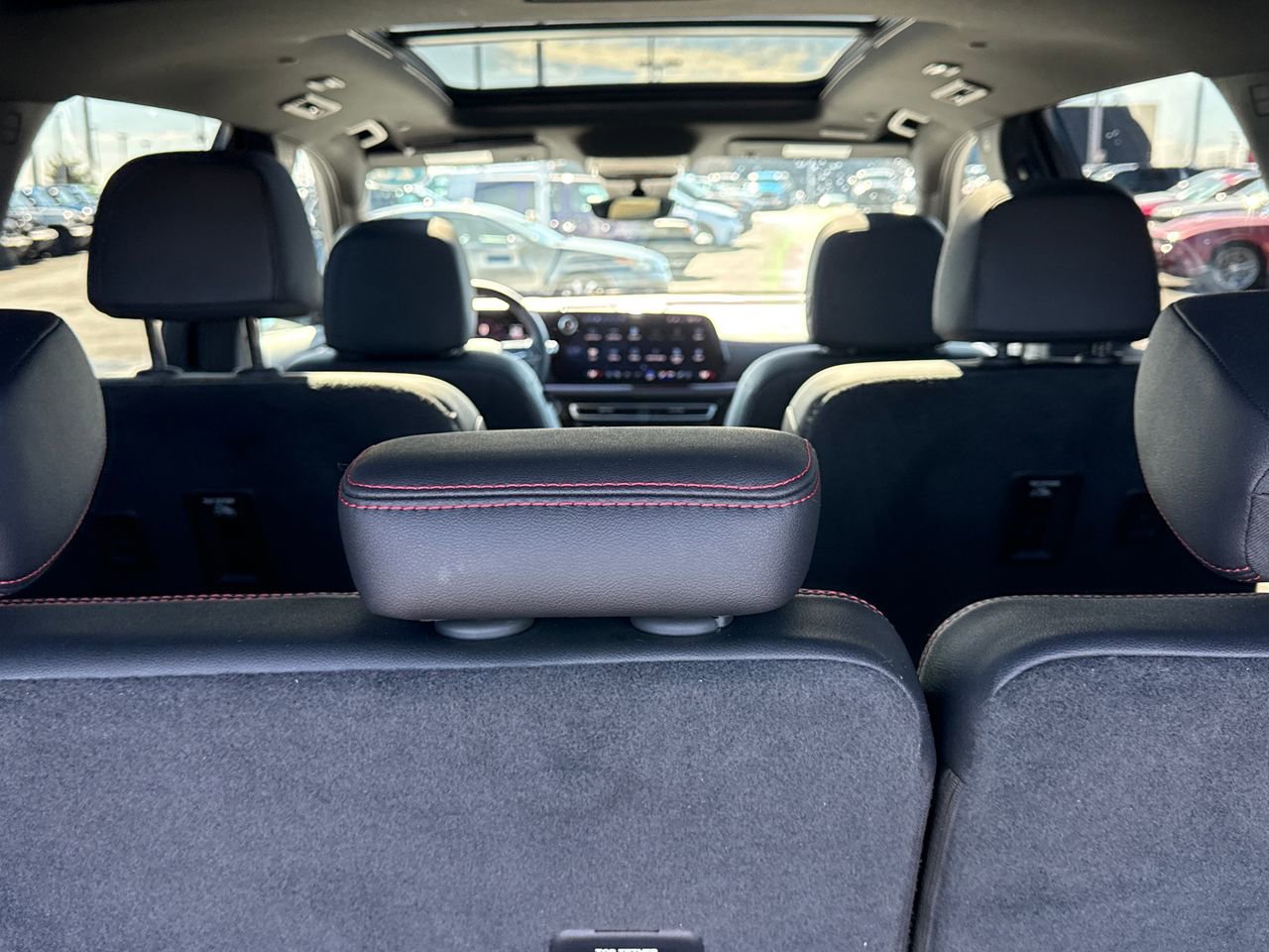 Used 2025 Chevrolet Traverse RS image 11