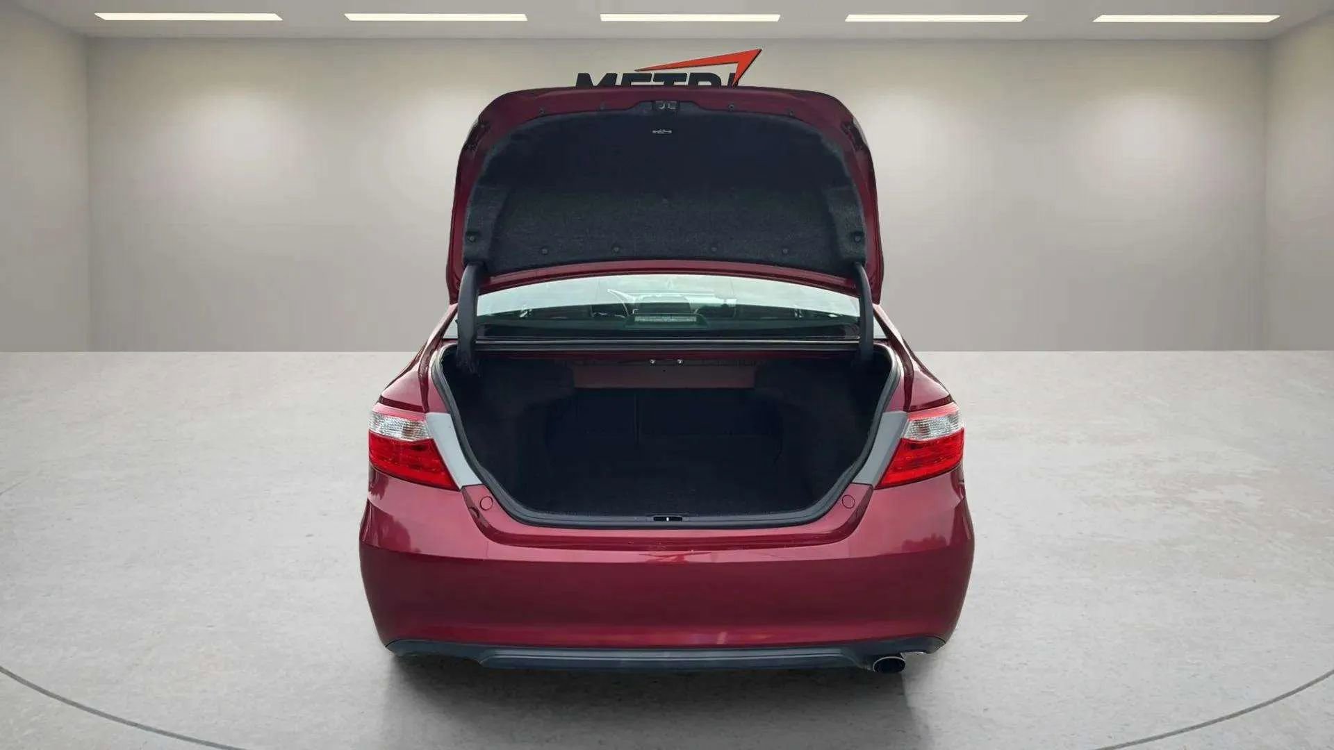 Used 2015 Toyota Camry SE image 16