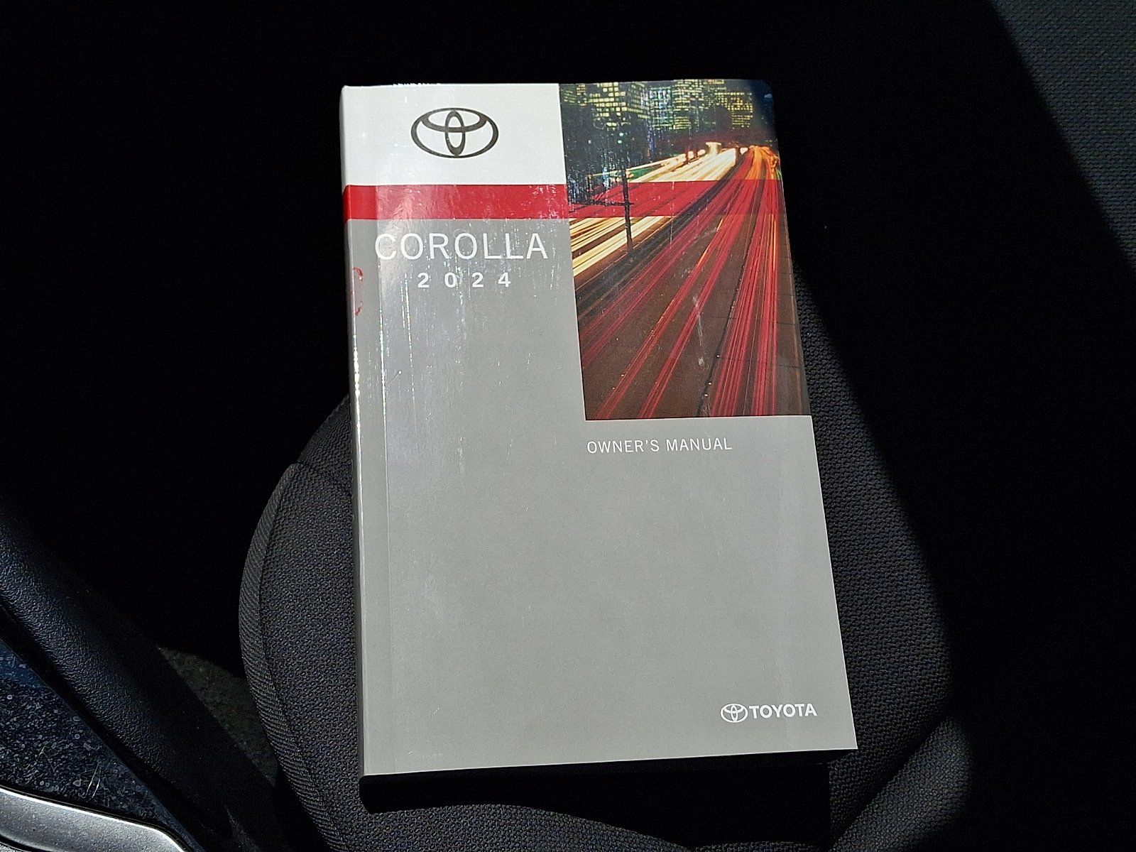 Used 2024 Toyota Corolla LE FWD image 24