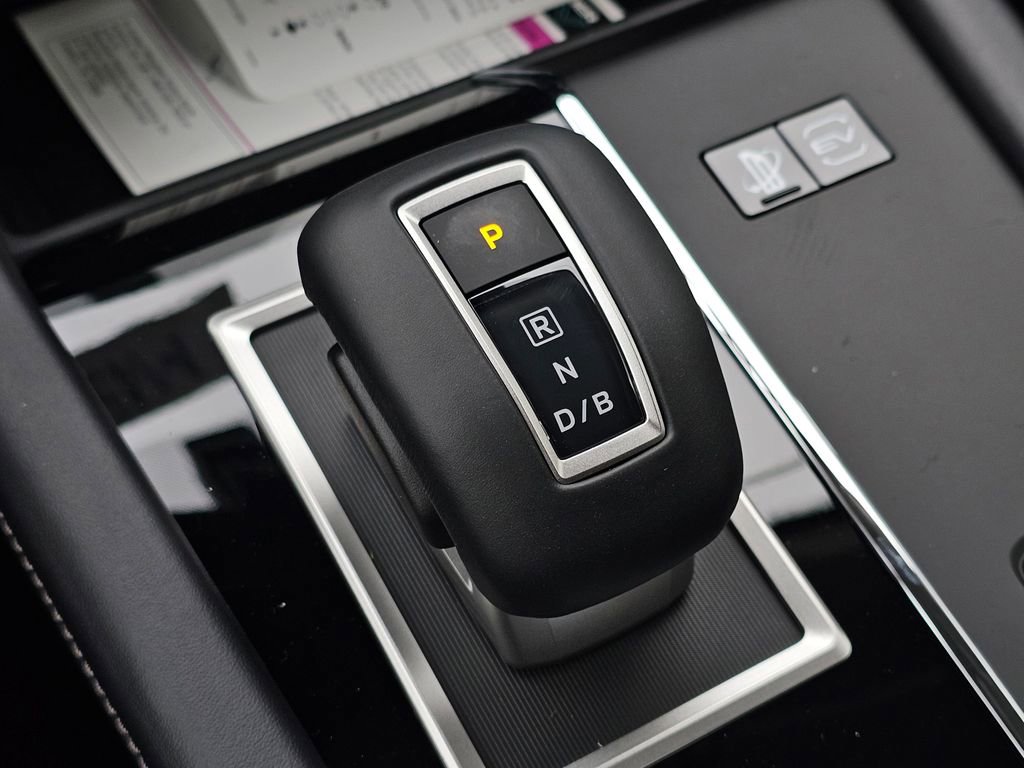 New 2025 Mitsubishi Outlander SE image 13