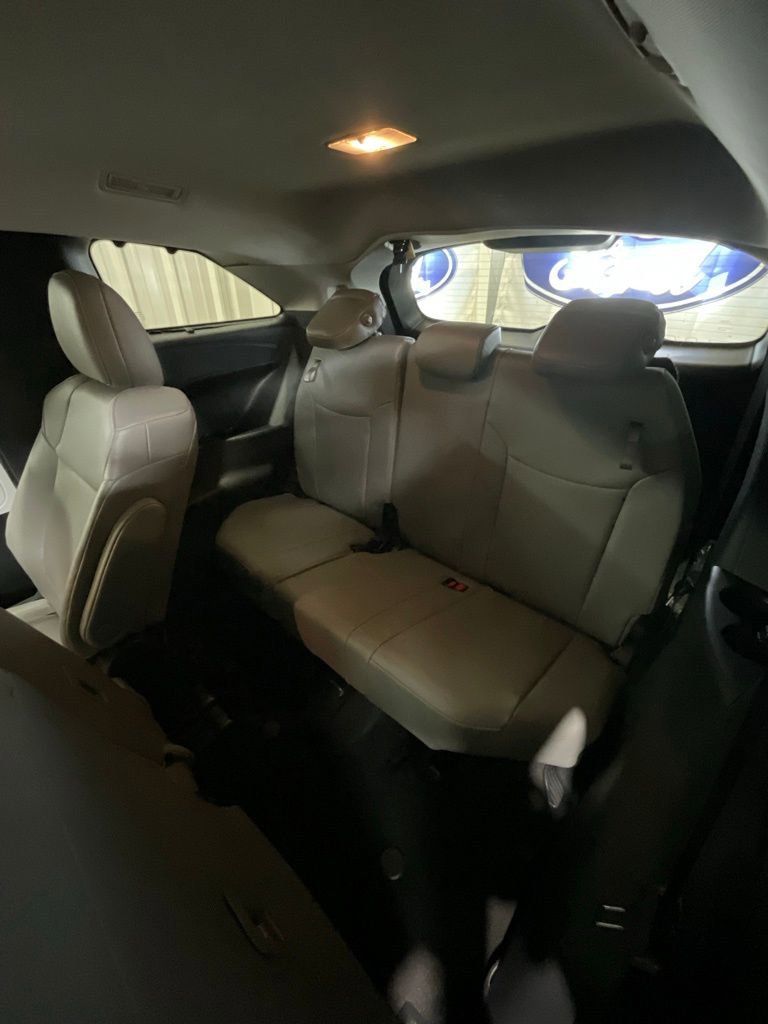 Used 2026 Toyota Sienna XLE image 12