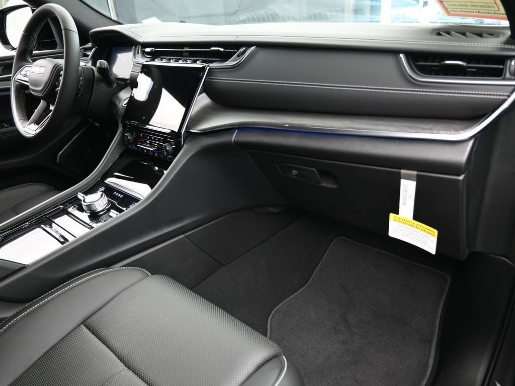 Used 2024 Jeep Grand Cherokee L Overland w/ Luxury Tech Group IV image 50