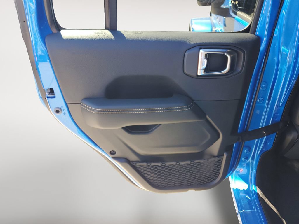New 2025 Jeep Wrangler Unlimited Sahara AWD/4WD image 13