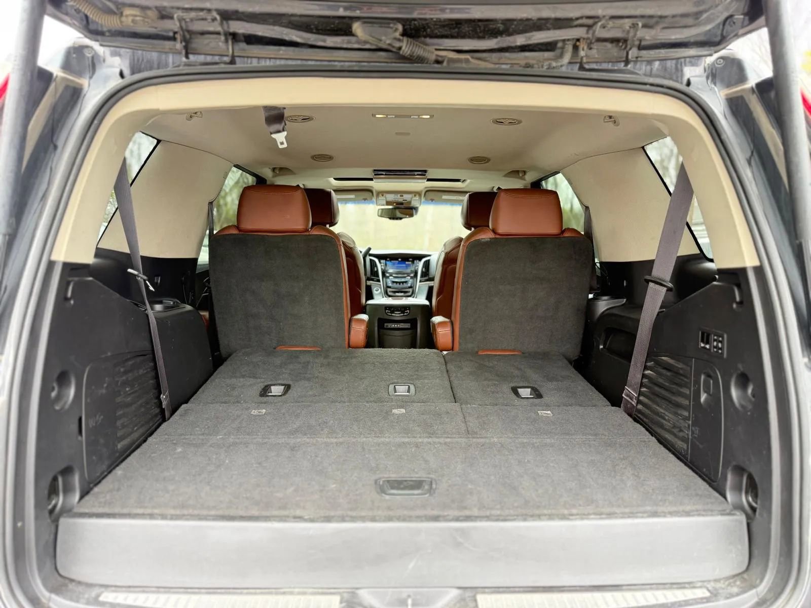 Used 2015 Cadillac Escalade Premium AWD/4WD image 13