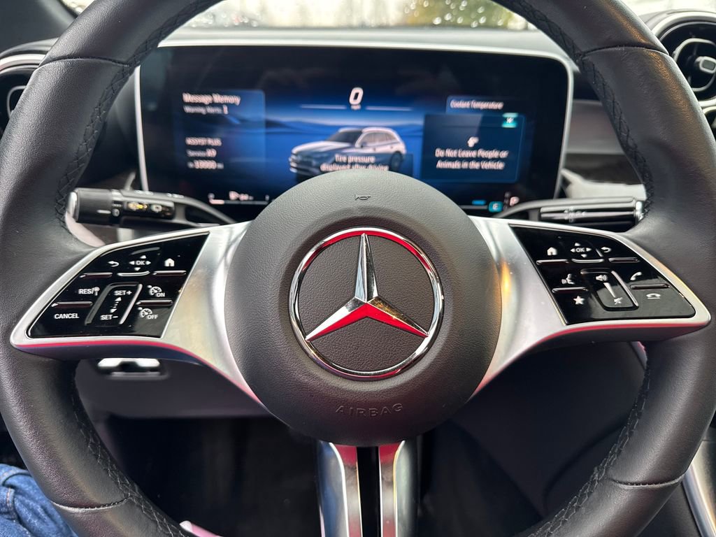 Used 2025 Mercedes-Benz GLC 300 4MATIC image 20