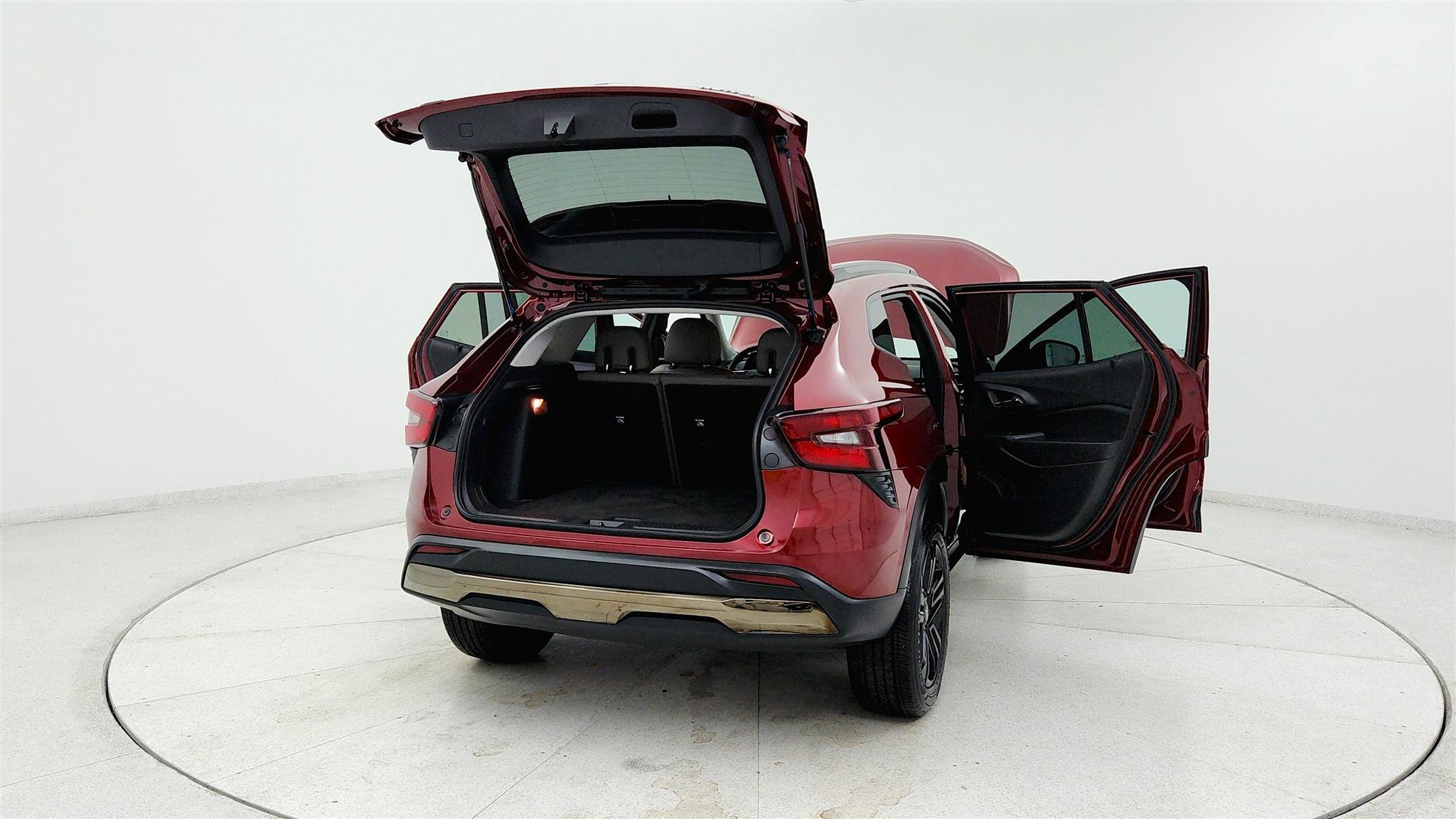 Used 2024 Chevrolet Trax ACTIV w/ Driver Confidence Package FWD image 29