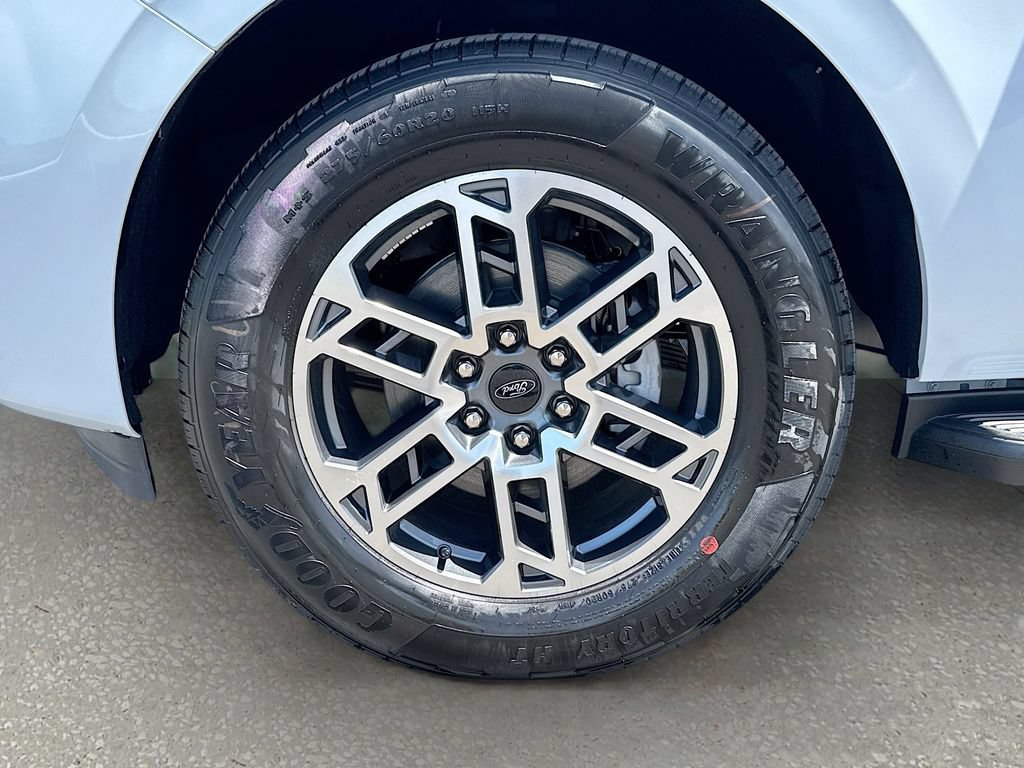 New 2026 Ford Expedition Active RWD image 32