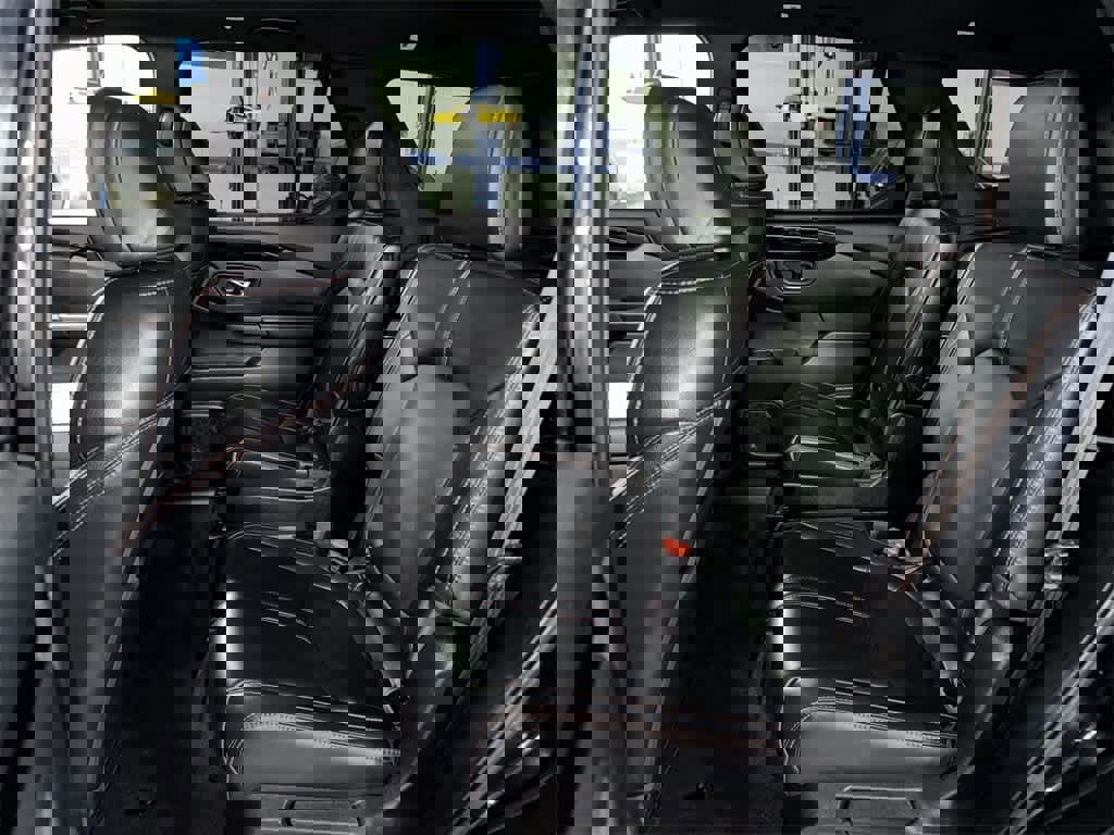 Used 2023 Honda Pilot TrailSport image 17