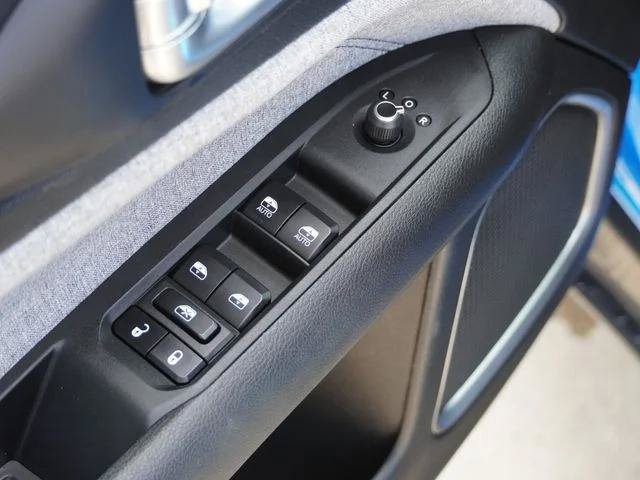 Certified 2023 Jeep Compass Latitude AWD/4WD image 19