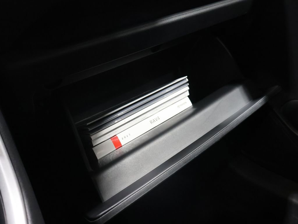 Used 2023 Toyota RAV4 XLE Premium image 31