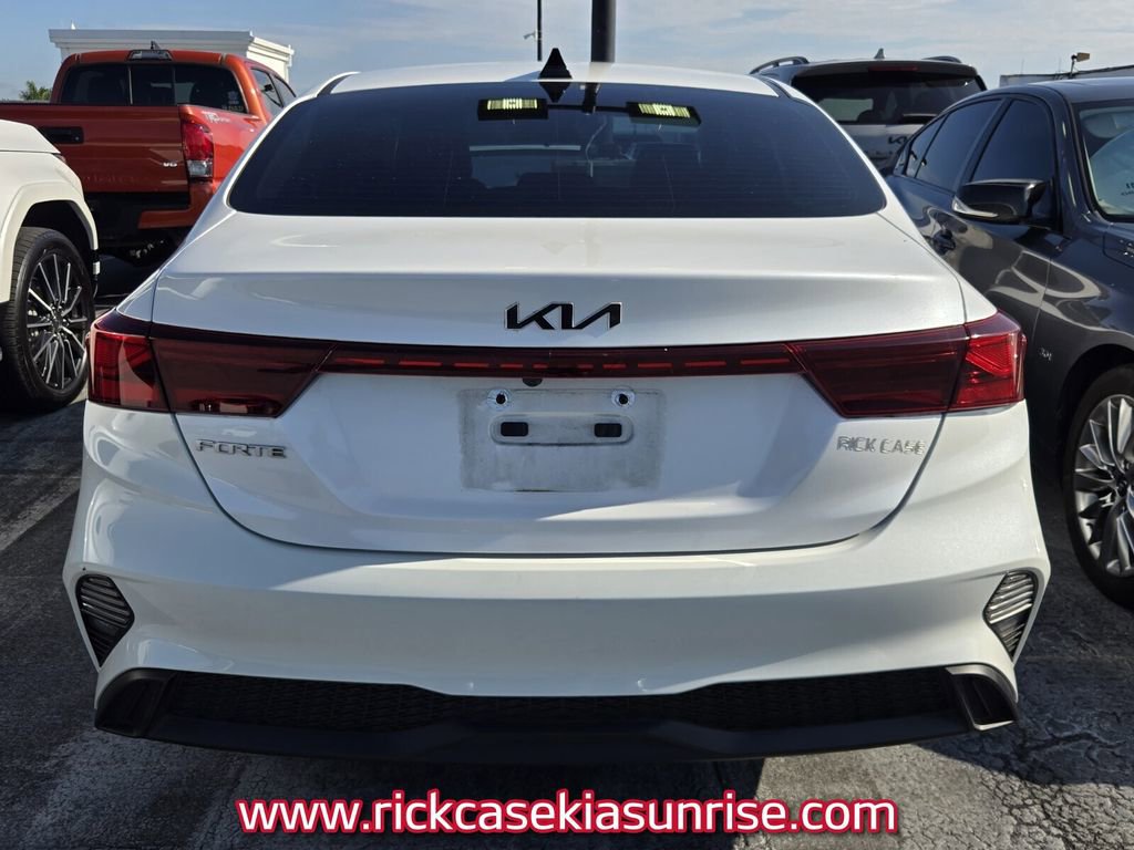Used 2023 Kia Forte LXS w/ LXS Technology Package FWD image 5