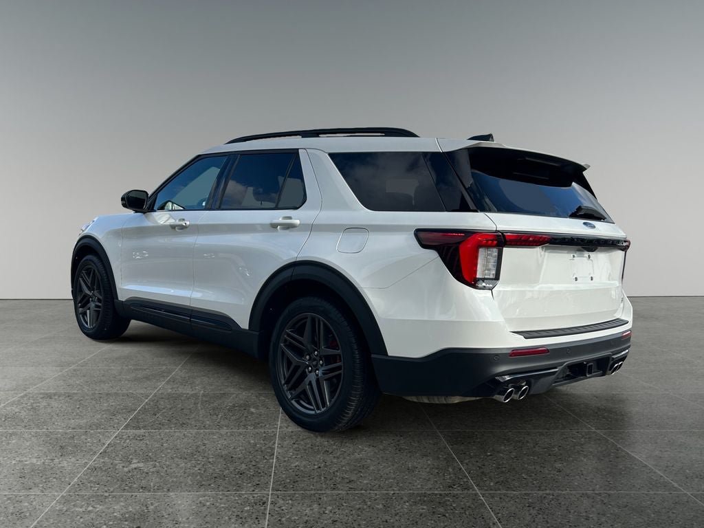 Used 2025 Ford Explorer ST AWD/4WD image 5