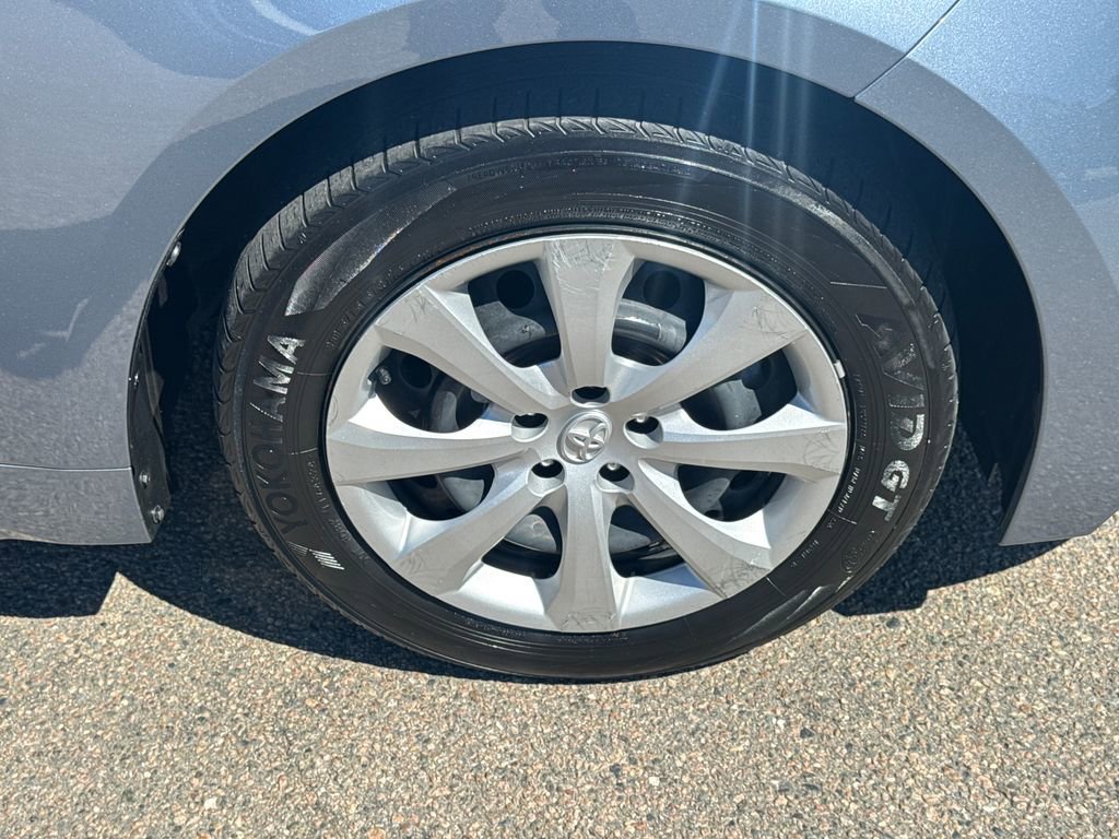 Used 2025 Toyota Corolla LE image 40