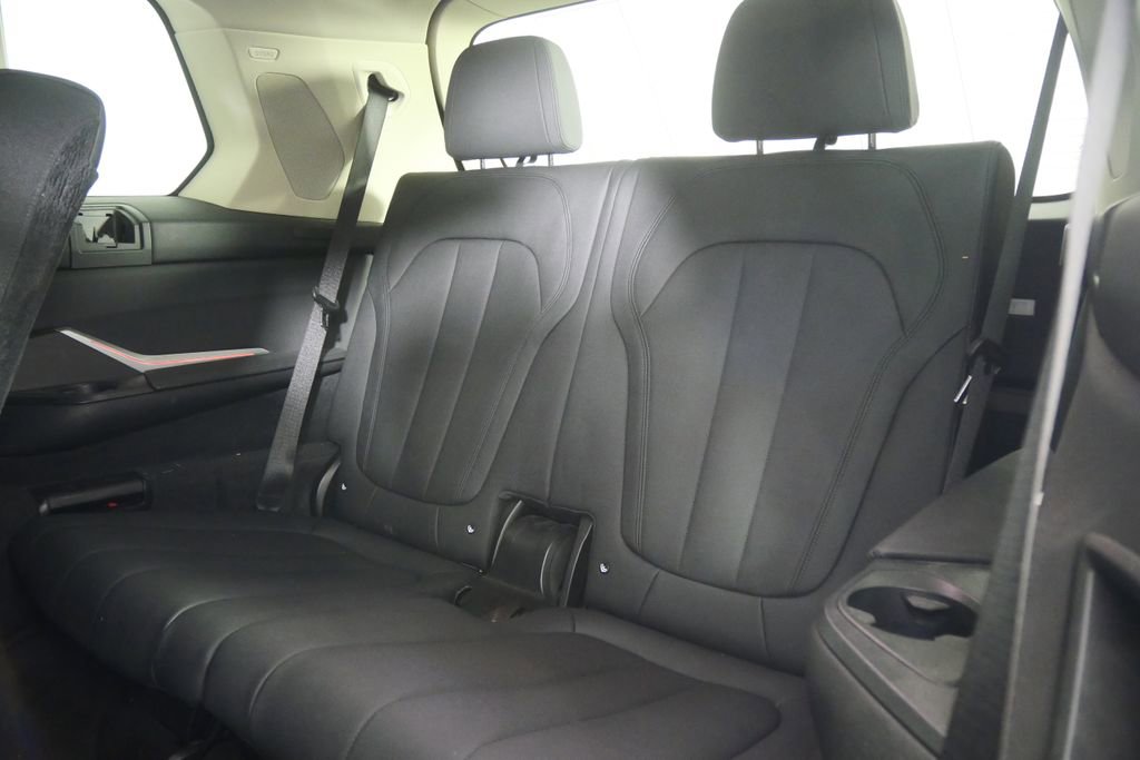 Used 2021 BMW X7 xDrive40i w/ Premium Package image 18