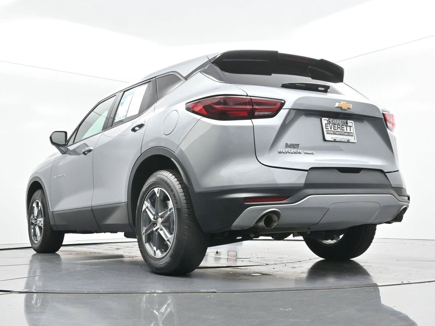 Used 2025 Chevrolet Blazer LT AWD/4WD image 46