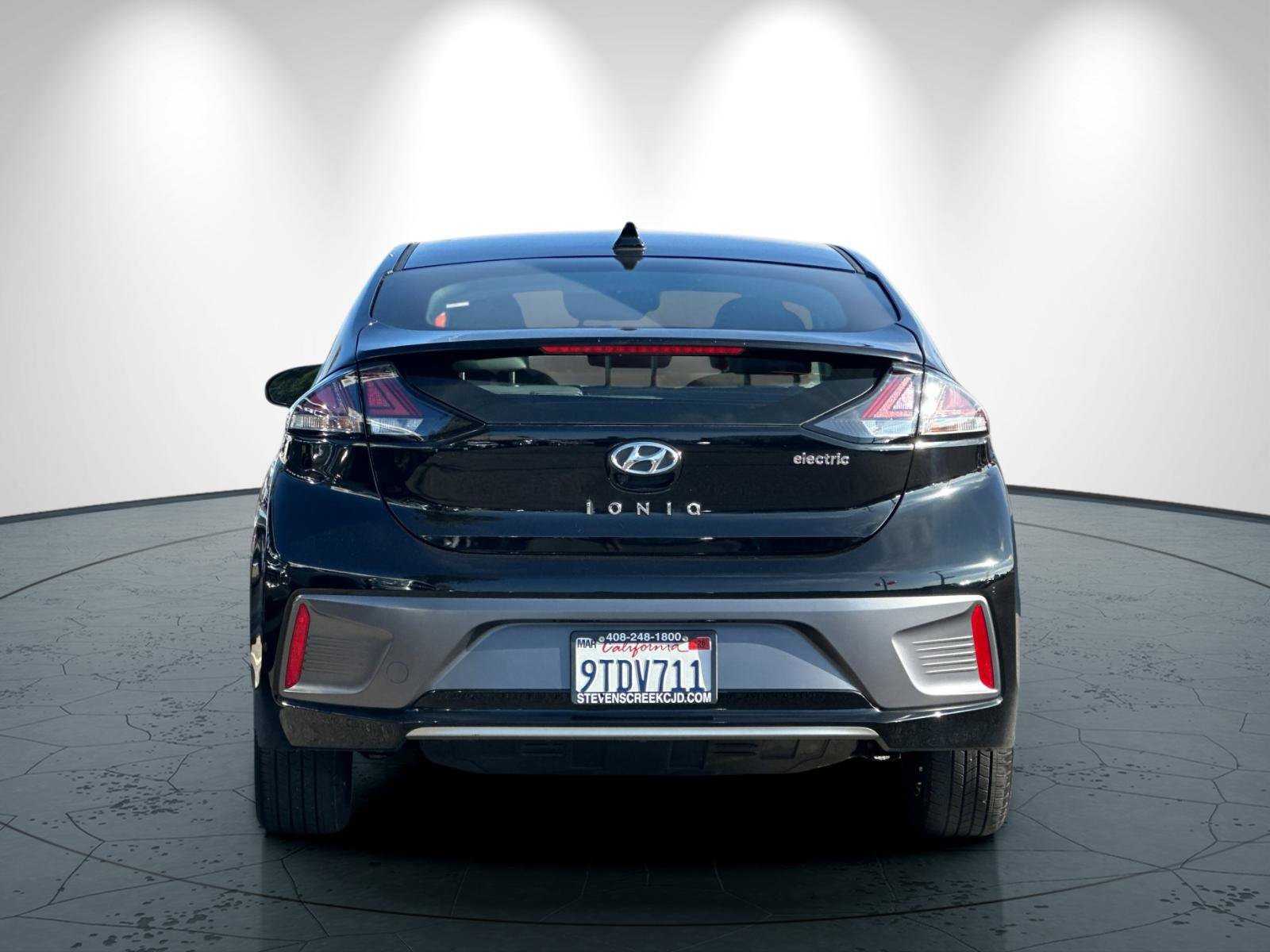 Used 2020 Hyundai Ioniq Limited FWD image 5
