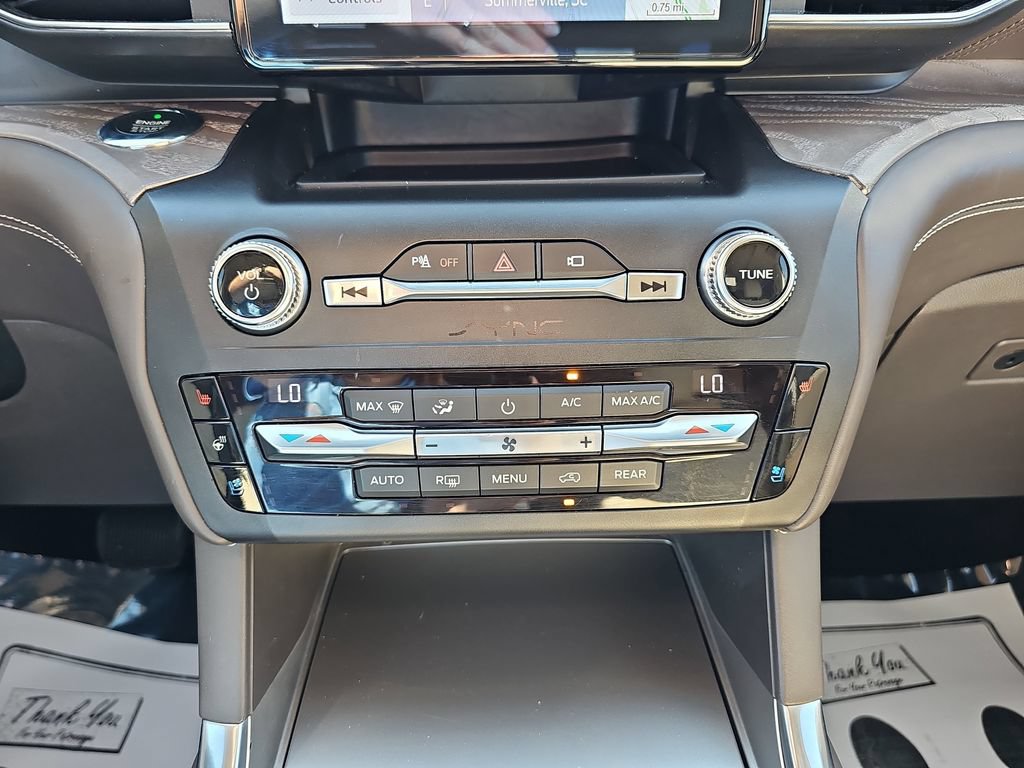 Used 2020 Ford Explorer Platinum AWD/4WD image 30