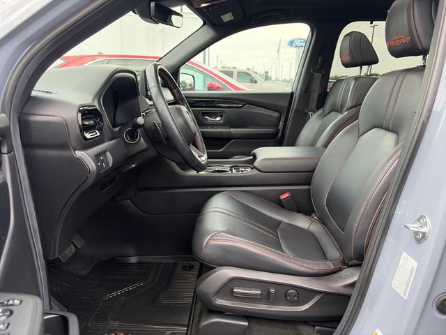 Used 2025 Honda Pilot TrailSport image 18
