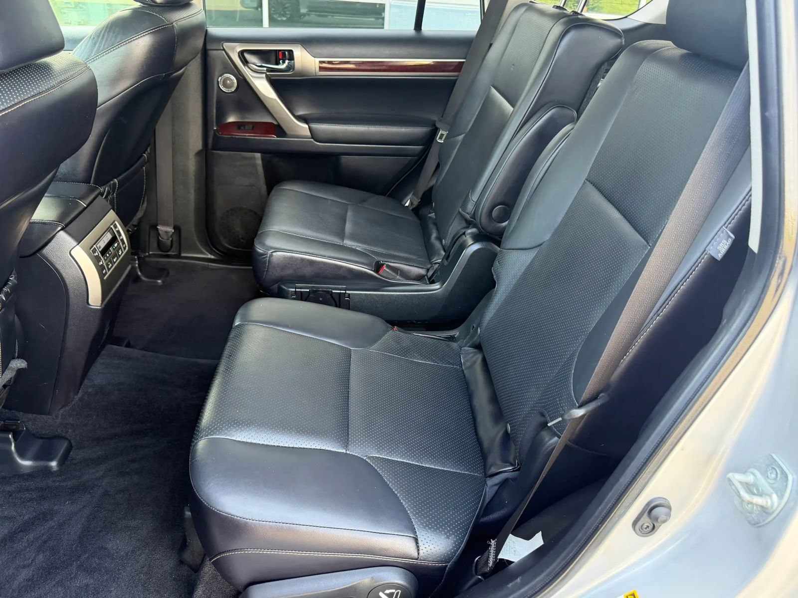 Used 2017 Lexus GX 460 Luxury AWD/4WD image 6