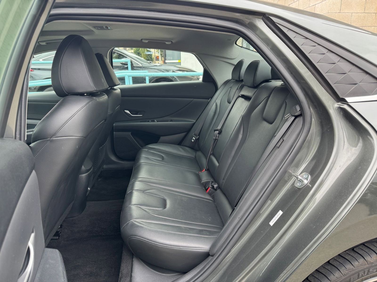 Used 2025 Hyundai Elantra Limited FWD image 28