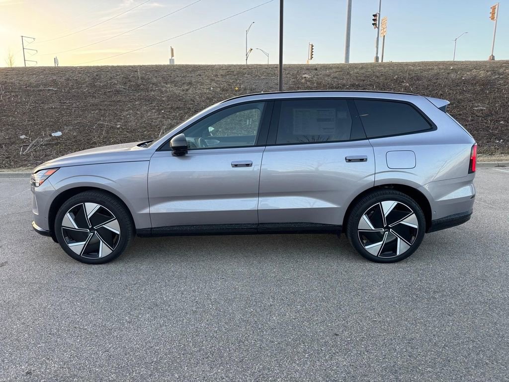 New 2026 Volvo EX90 Ultra AWD/4WD image 2