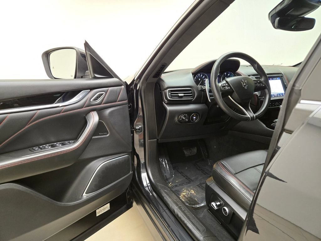 Certified 2024 Maserati Levante GT Ultima AWD/4WD image 16