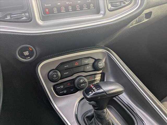 Used 2022 Dodge Challenger SXT image 14