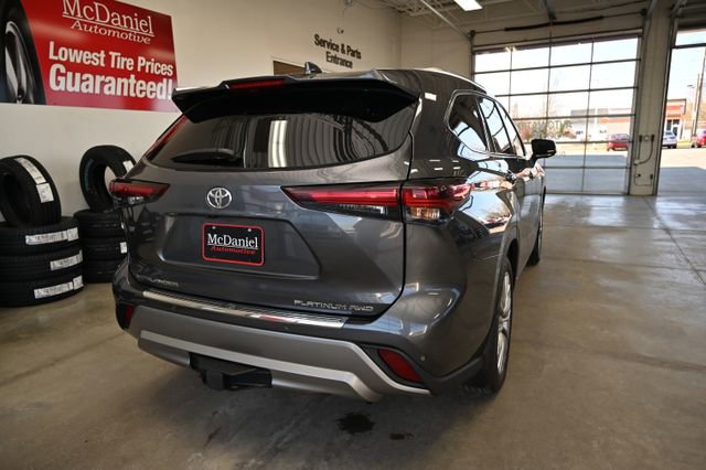 Used 2025 Toyota Highlander Platinum AWD/4WD image 6