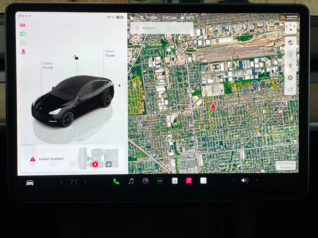 Used 2023 Tesla Model Y Long Range image 30