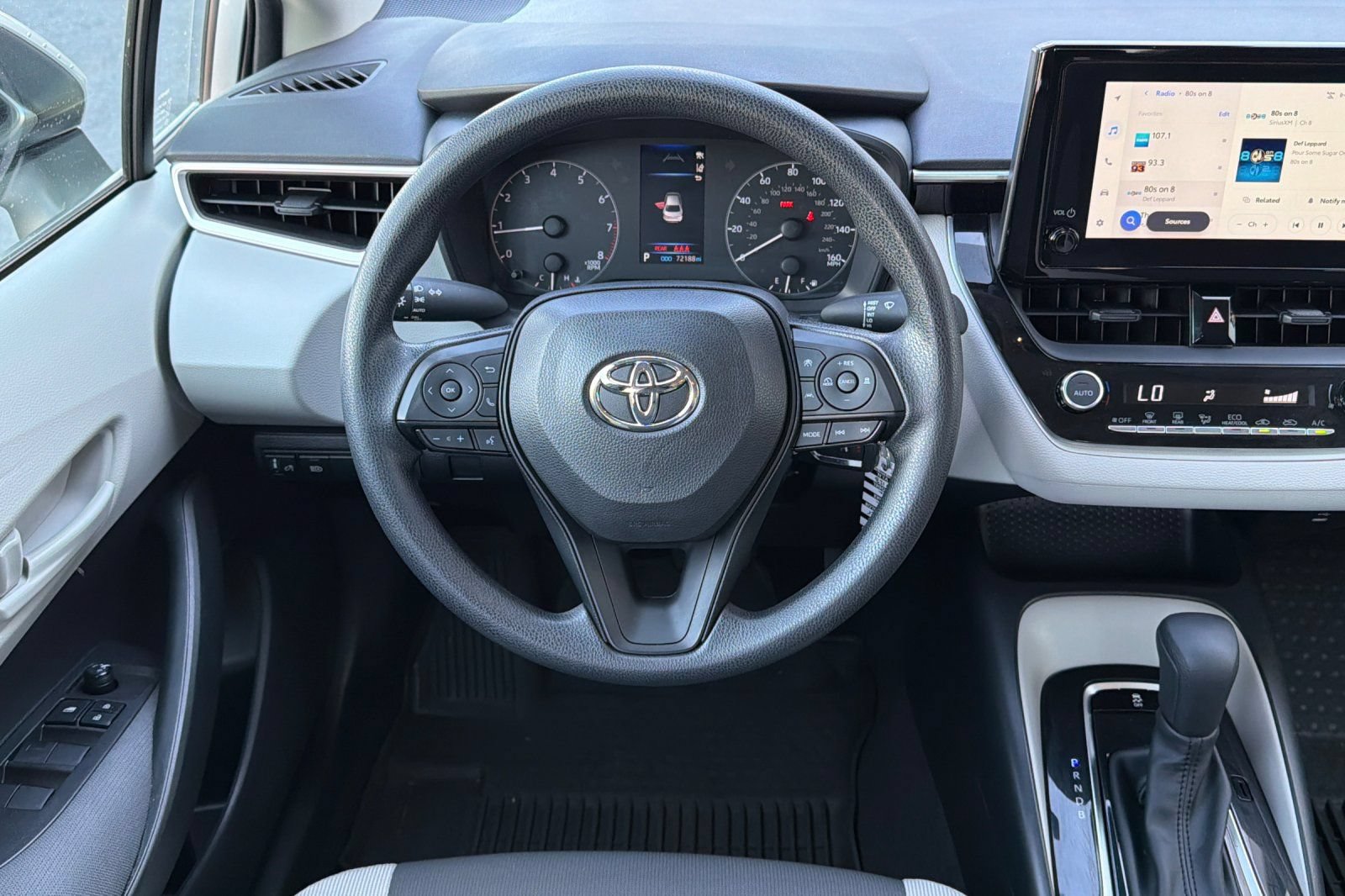 Used 2024 Toyota Corolla LE FWD image 13
