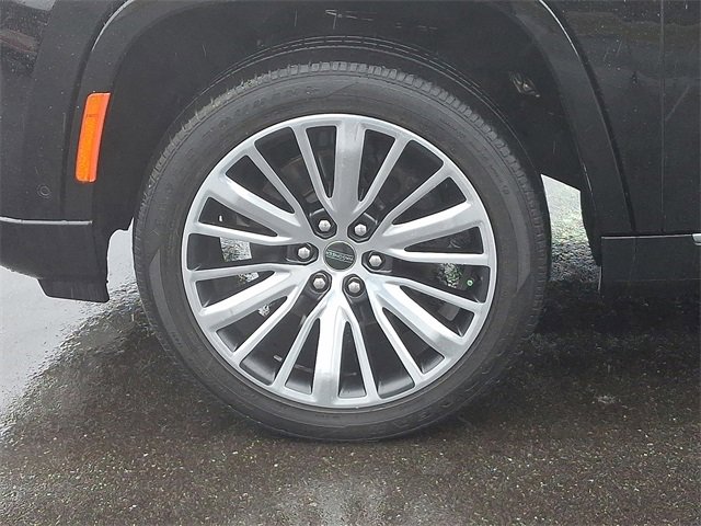 Used 2022 Jeep Grand Wagoneer Series III w/ Rear Seat Video Group 1 image 8