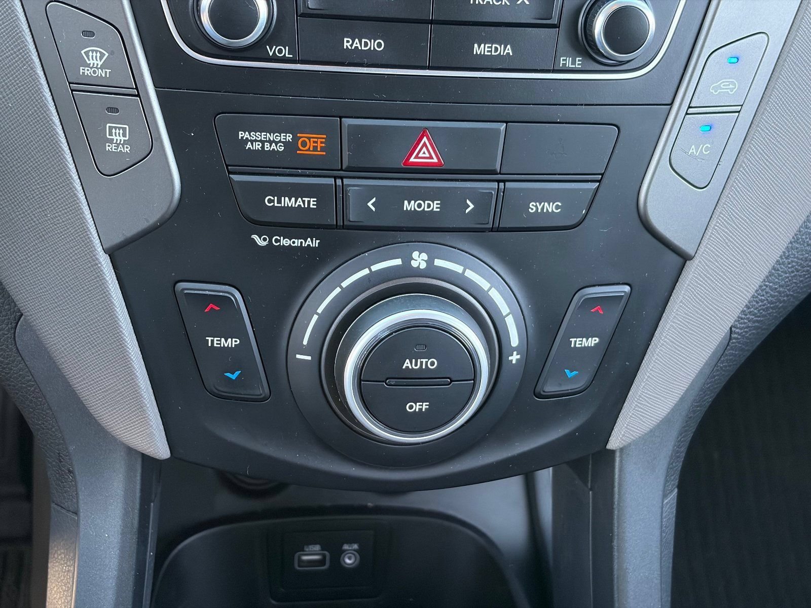 Used 2017 Hyundai Santa Fe Sport FWD image 29