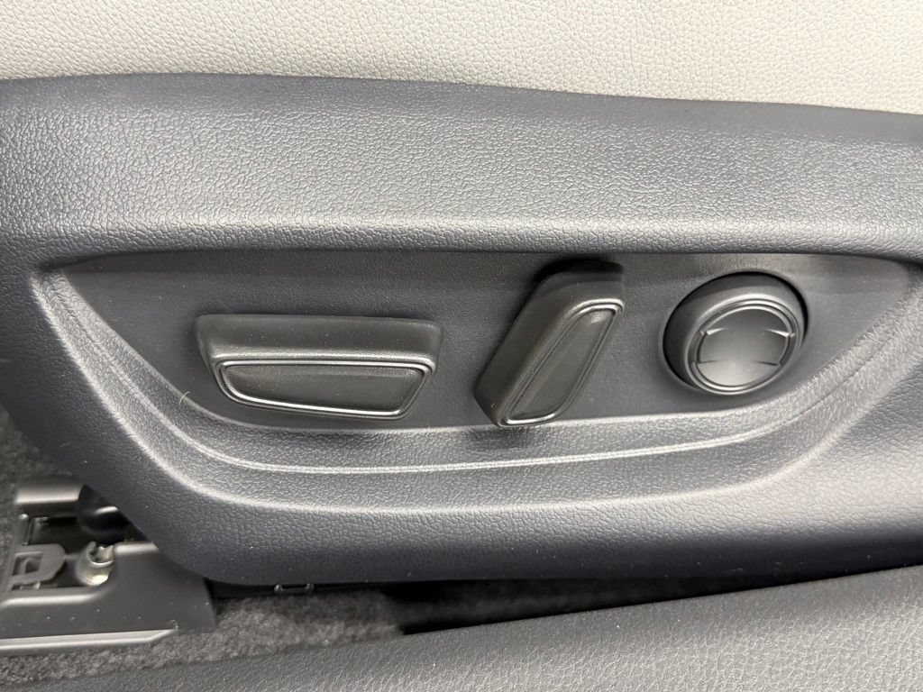 Used 2026 Toyota Camry SE w/ Multimedia Upgrade Package FWD image 18