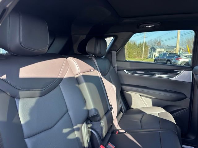 Used 2025 Cadillac XT5 Premium Luxury image 13