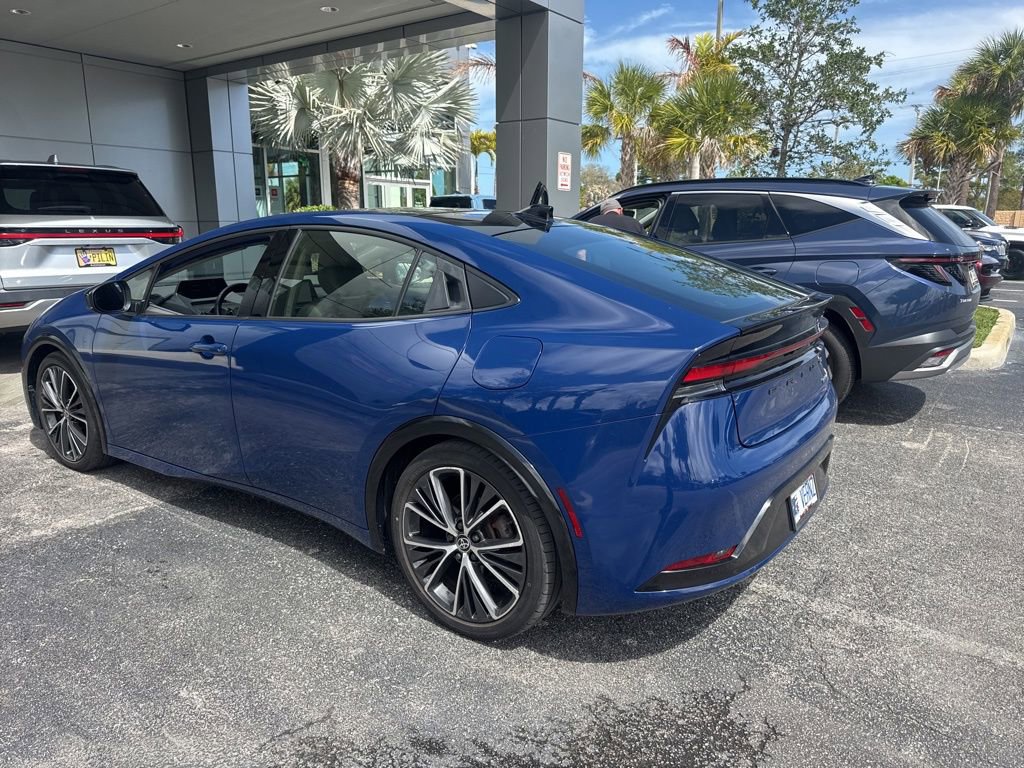 Used 2023 Toyota Prius XLE image 10