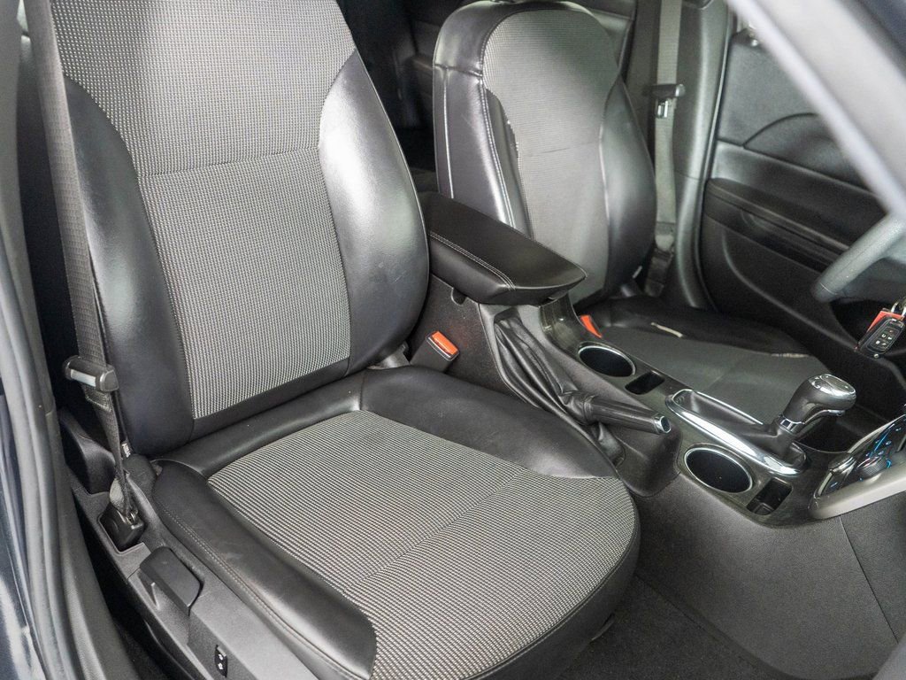 Used 2015 Chevrolet Malibu LT image 7