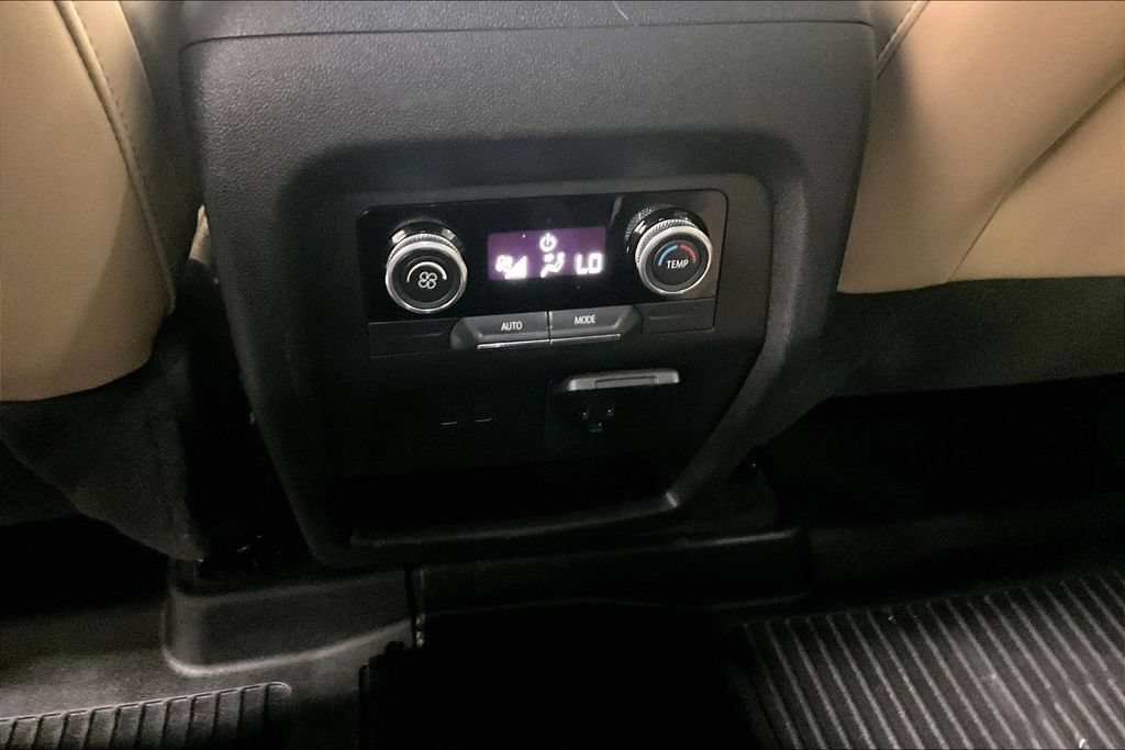 Used 2025 Buick Enclave Preferred w/ Power Package FWD image 24