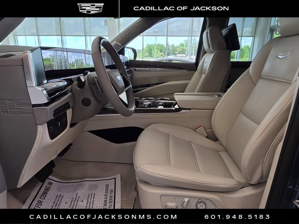 Certified 2026 Cadillac Escalade Platinum Sport w/ LPO, Floor Liner Package AWD/4WD image 15