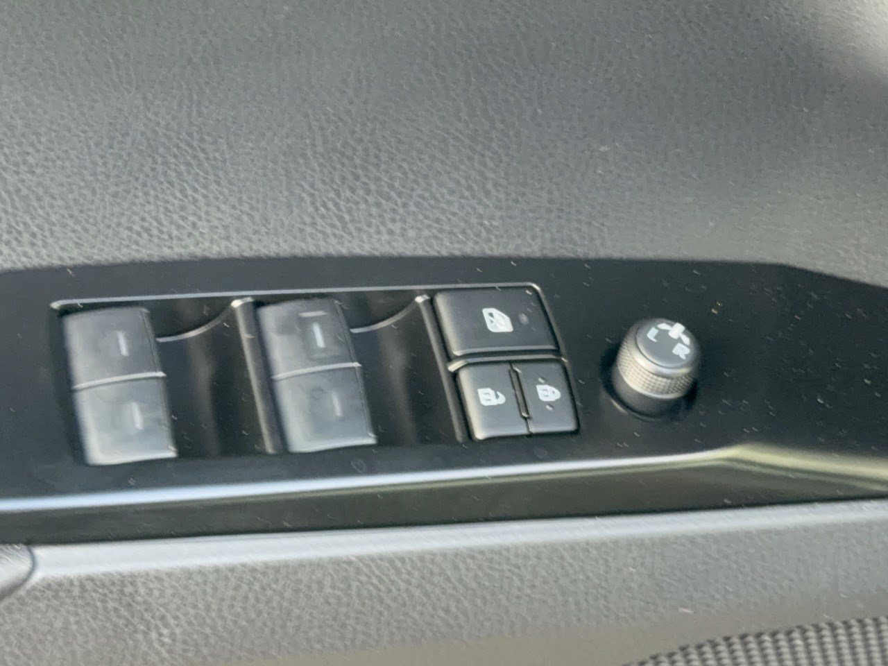 Used 2026 Toyota Camry SE FWD image 15