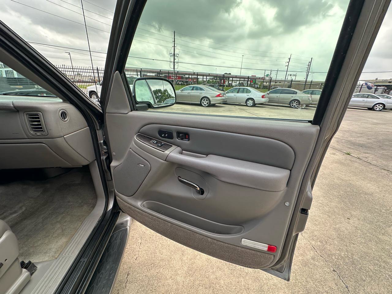 Used 2005 GMC Yukon XL Denali AWD/4WD image 66