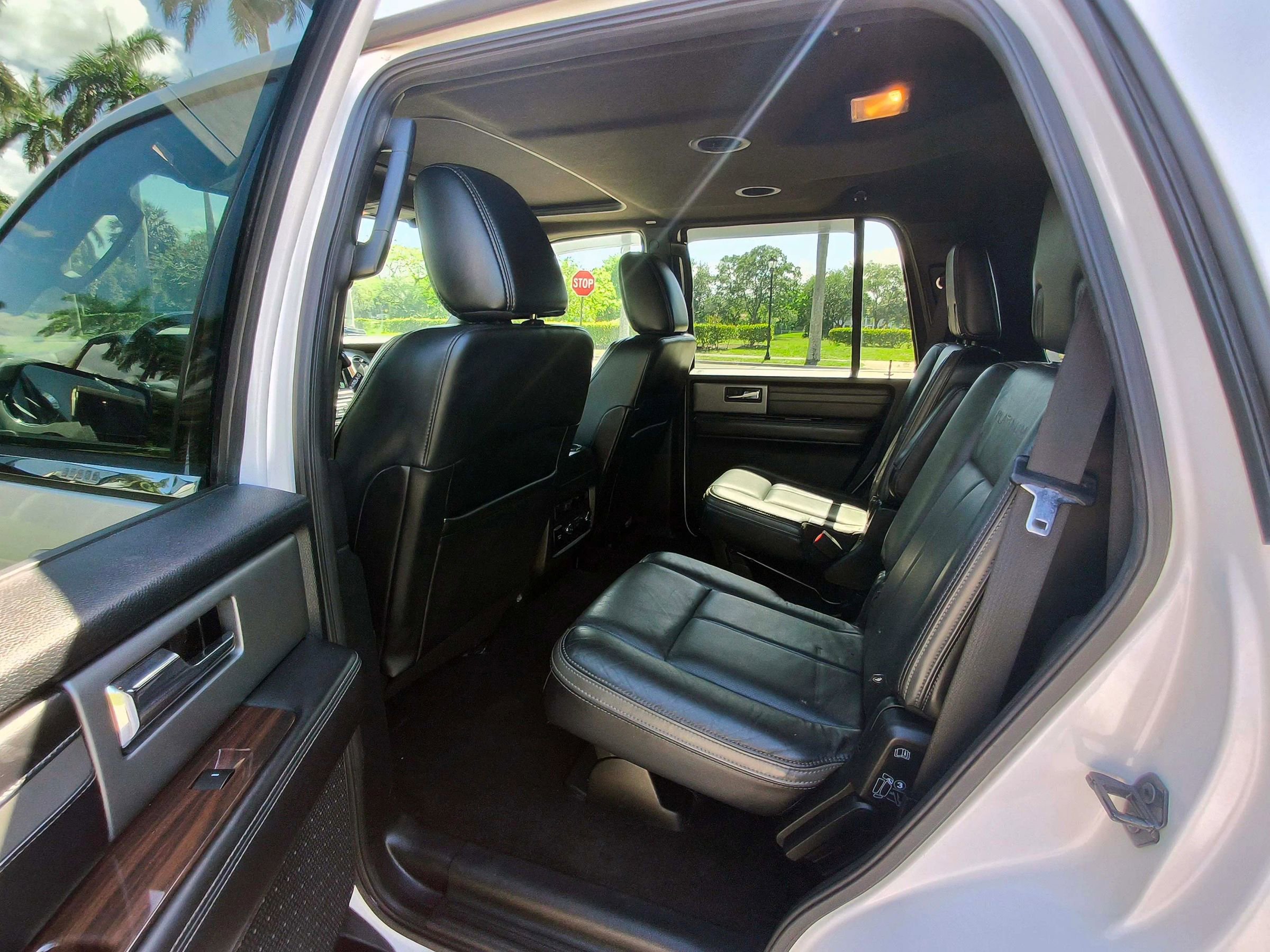 Used 2017 Ford Expedition Platinum RWD image 34