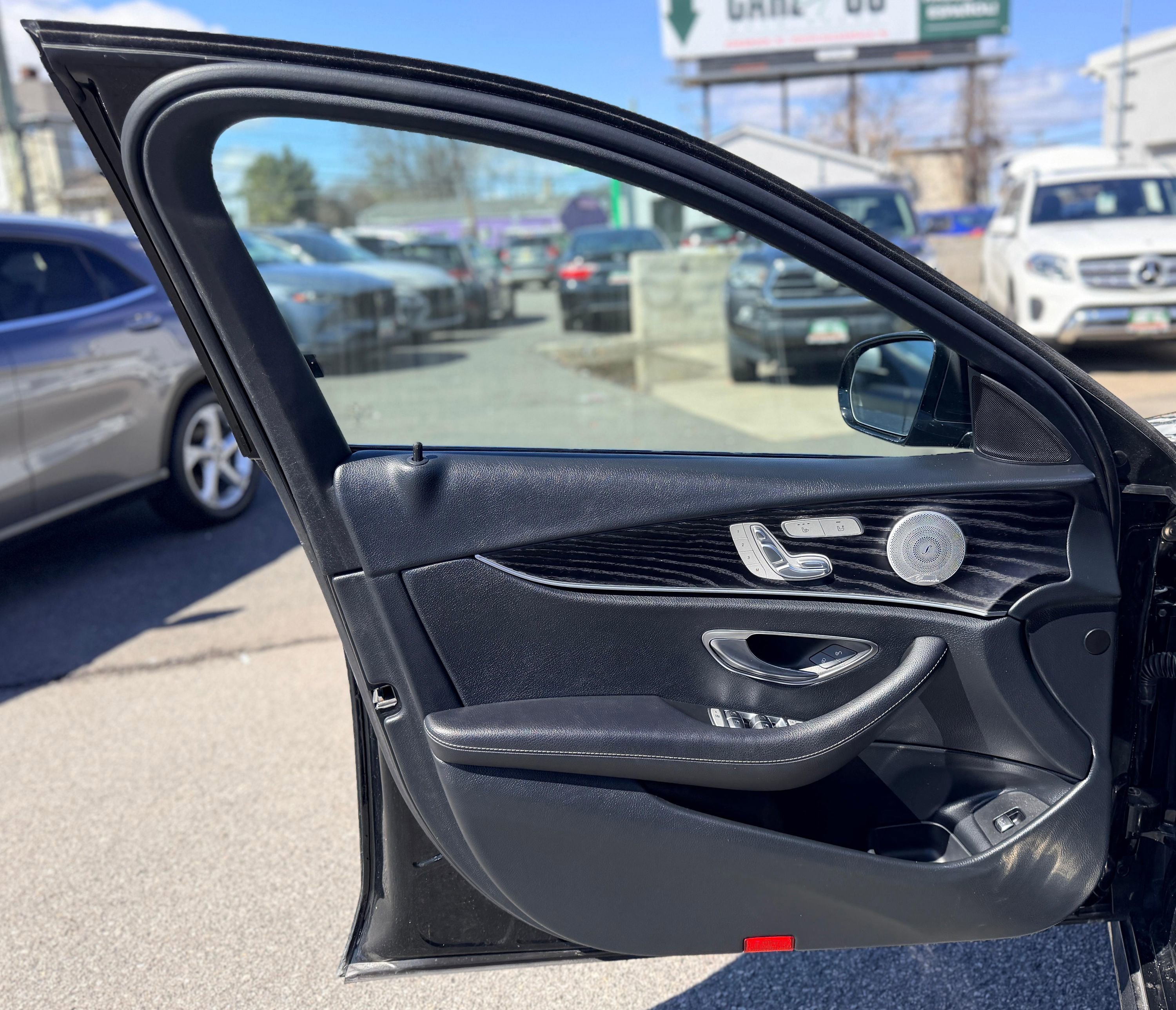 Used 2019 Mercedes-Benz E 300 4MATIC w/ Premium 1 Package image 17