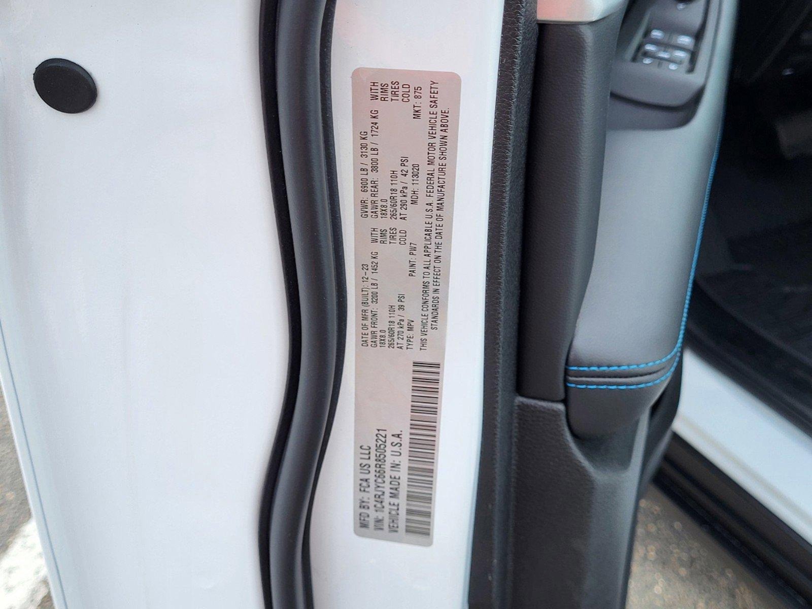 New 2024 Jeep Grand Cherokee Trailhawk AWD/4WD image 32