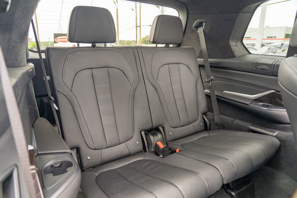 Used 2021 BMW X7 xDrive40i w/ M Sport Package AWD/4WD image 20