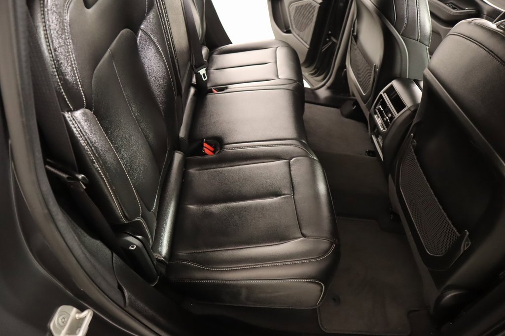 Used 2024 Jeep Grand Cherokee Limited w/ Black Appearance Package image 14