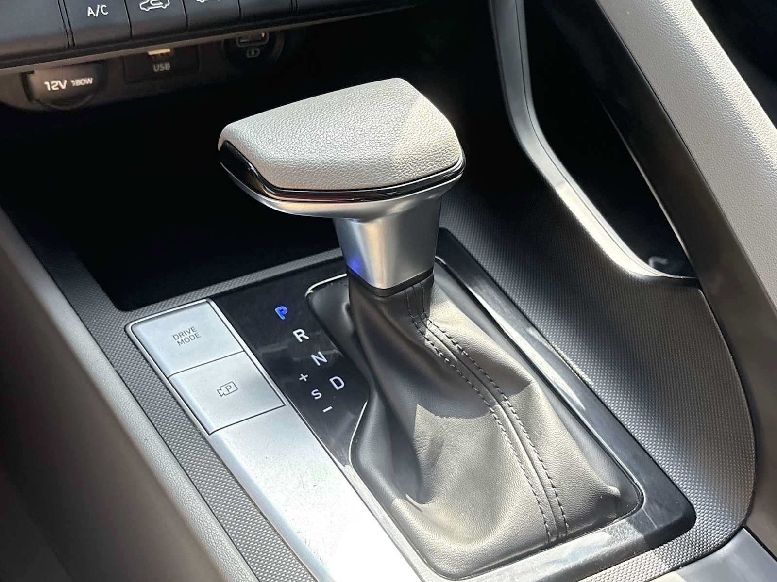 Used 2023 Hyundai Elantra SE FWD image 15