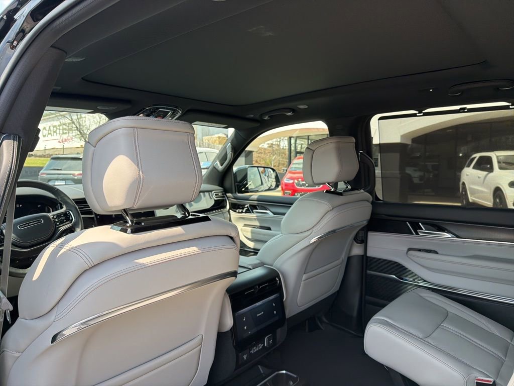 New 2026 Jeep Grand Wagoneer Summit image 30