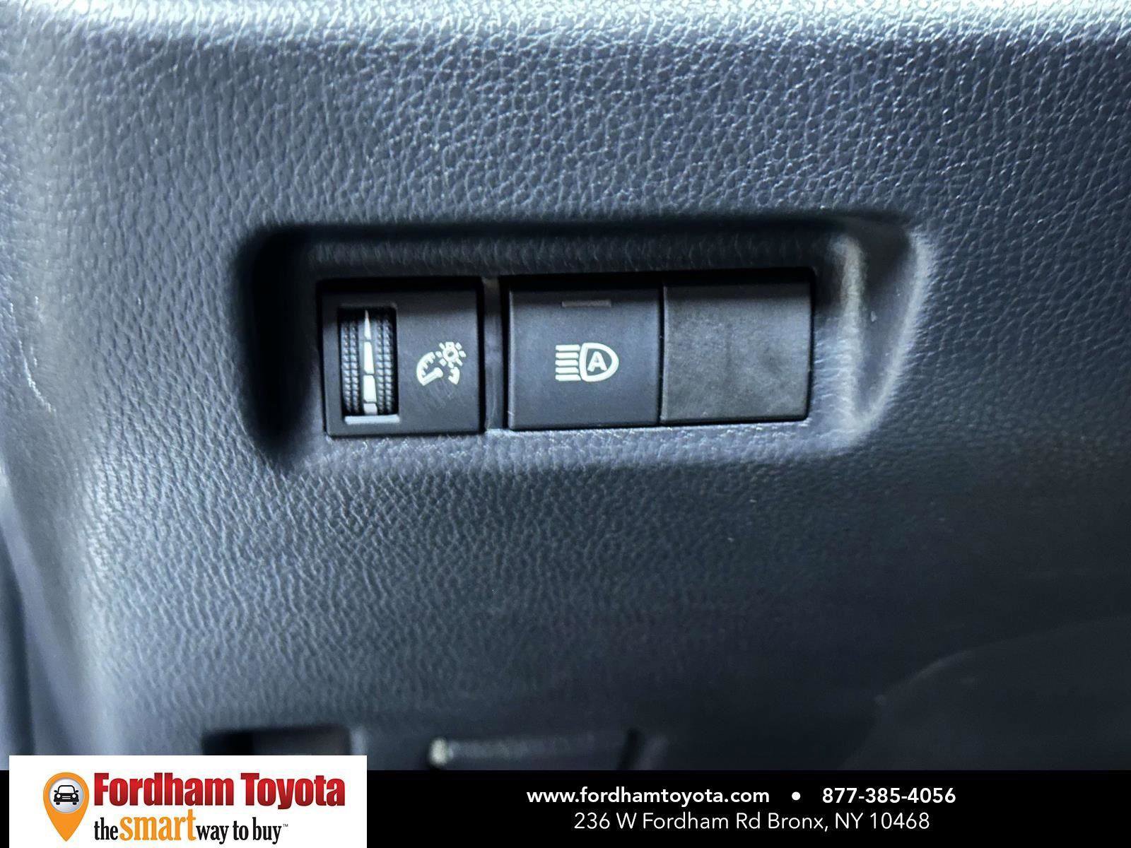 Used 2022 Toyota RAV4 LE AWD/4WD image 20