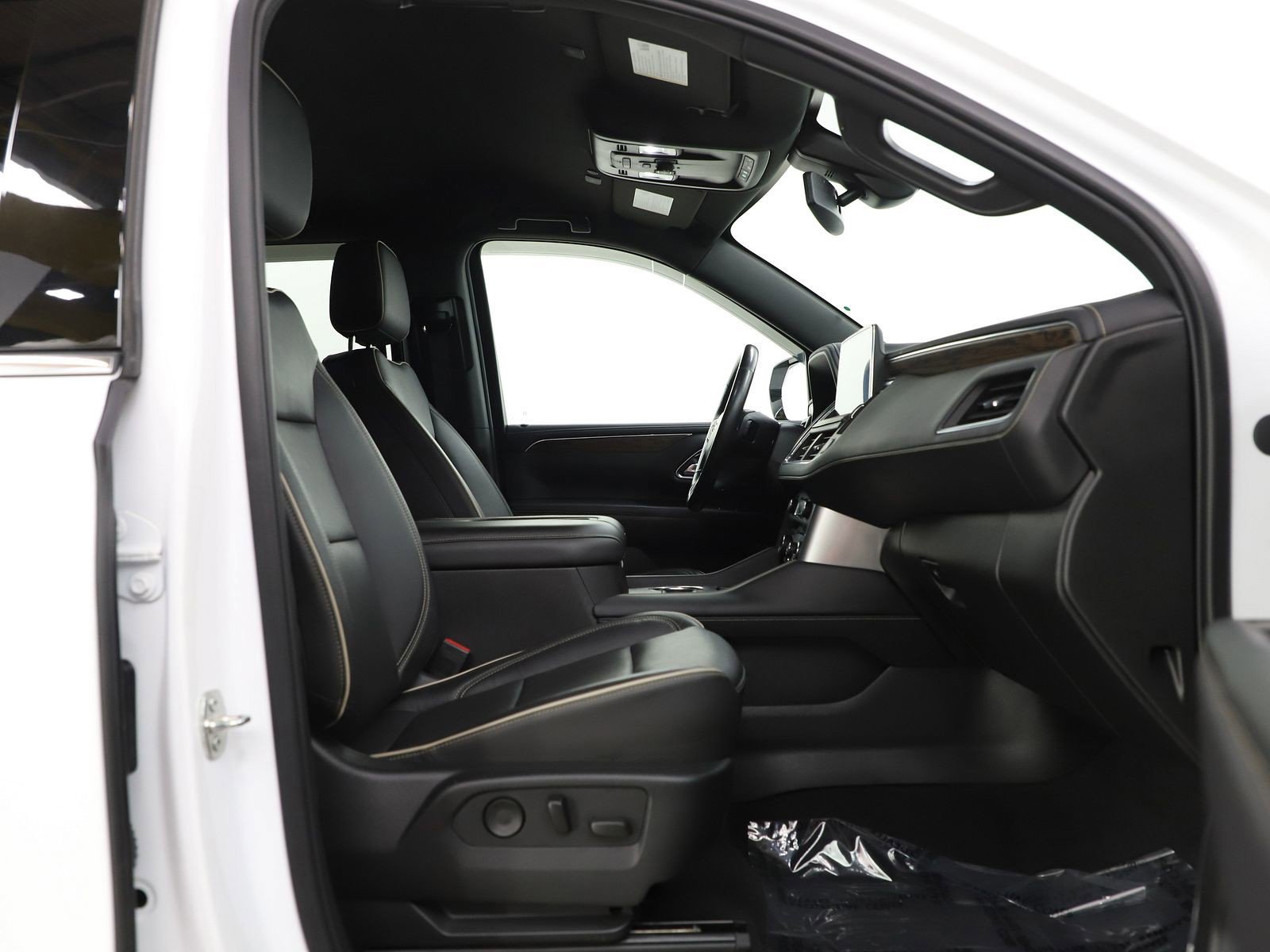 Used 2021 Chevrolet Tahoe Premier AWD/4WD image 11