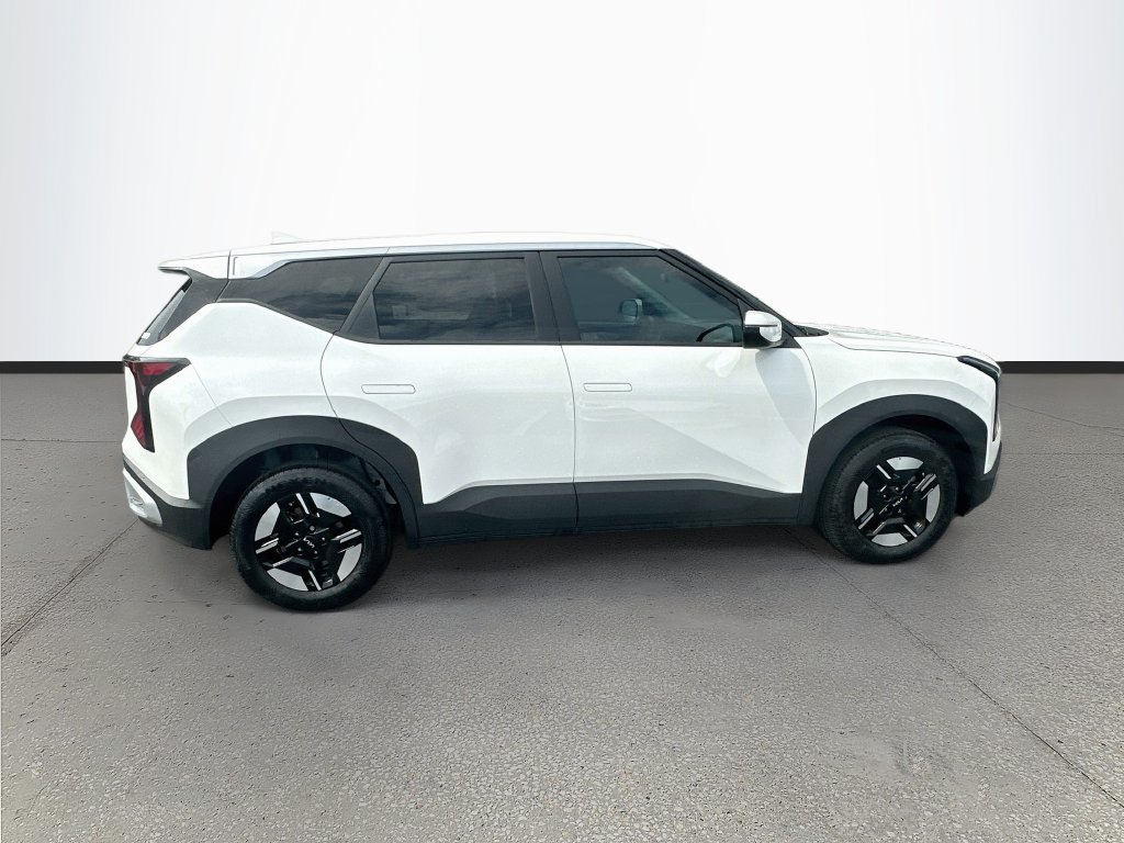 New 2027 Kia Seltos LX FWD image 8